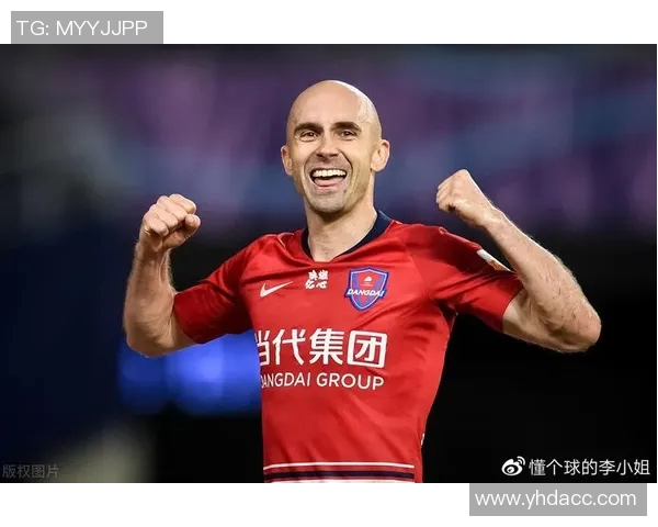 重庆足球队的包夹战术解析与球队未来发展展望